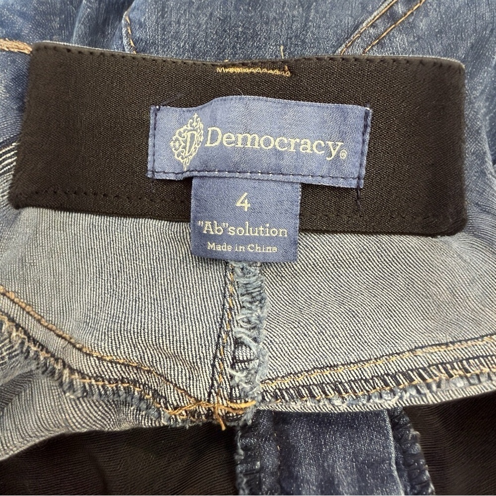 Democracy Absolution Jean Shorts Size 4 - Picture 3 of 4